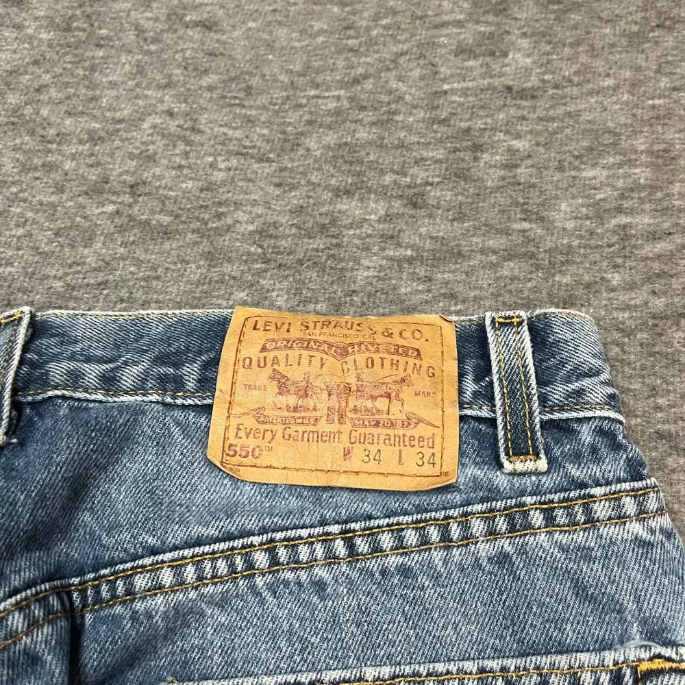 Vintage Levis 550 Mens 34x34 Relaxed Fit Tapered Leg Medium Wash Blue Jeans 90s